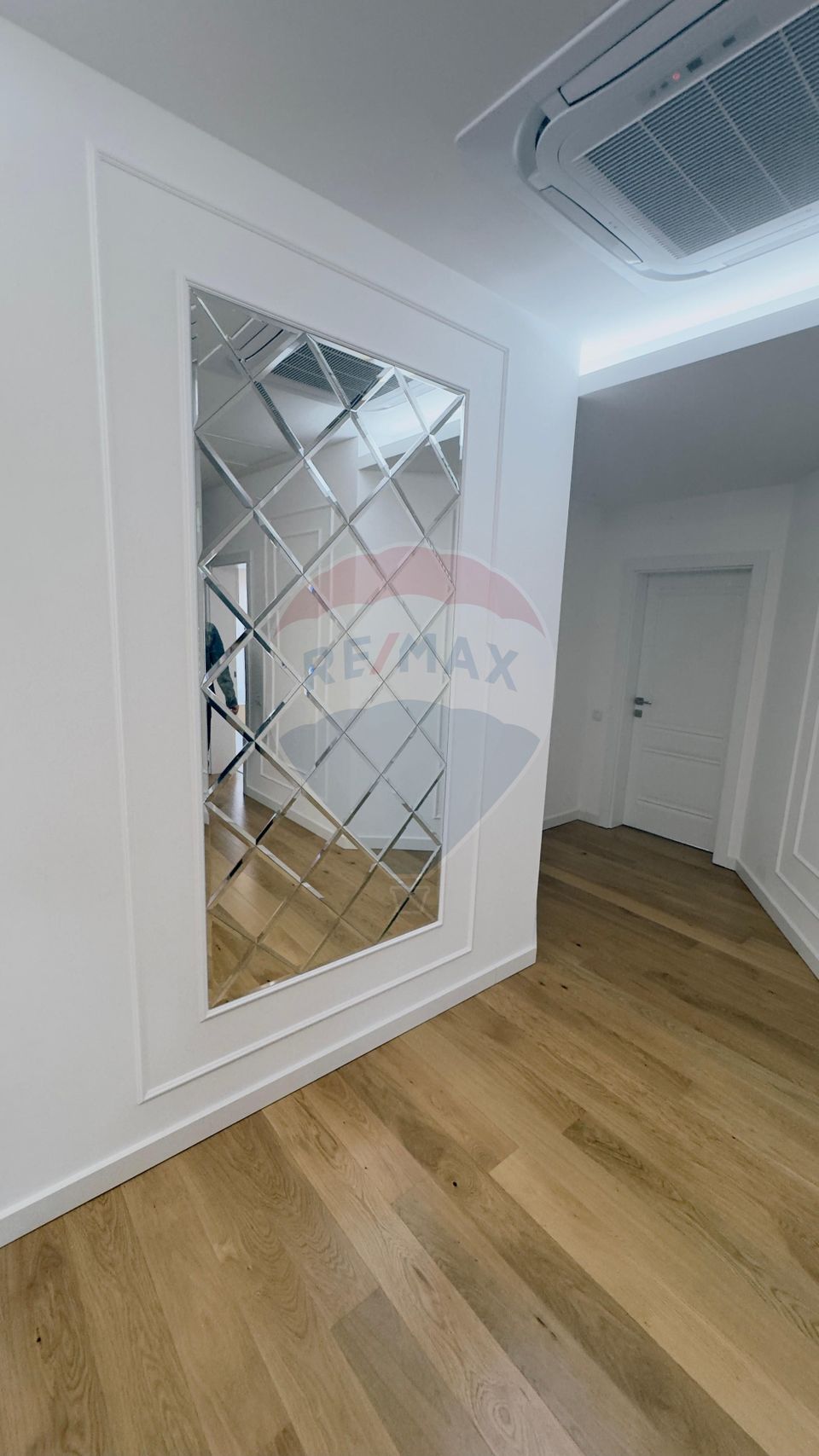 Proprietate premium în Filiași, locuință de lux cu spații comerciale