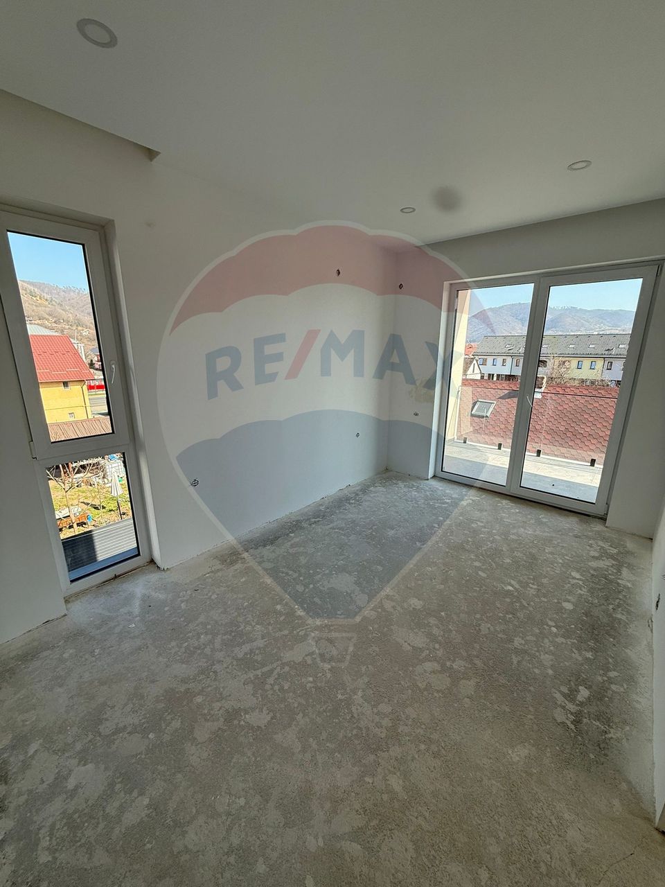 APARTAMENT 2 CAMERE DE VANZARE IN CENTRUL VECHI
