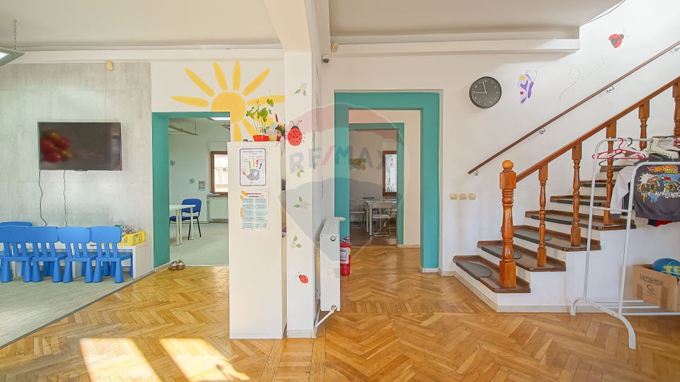 9 room House / Villa for rent, Centrul Civic area