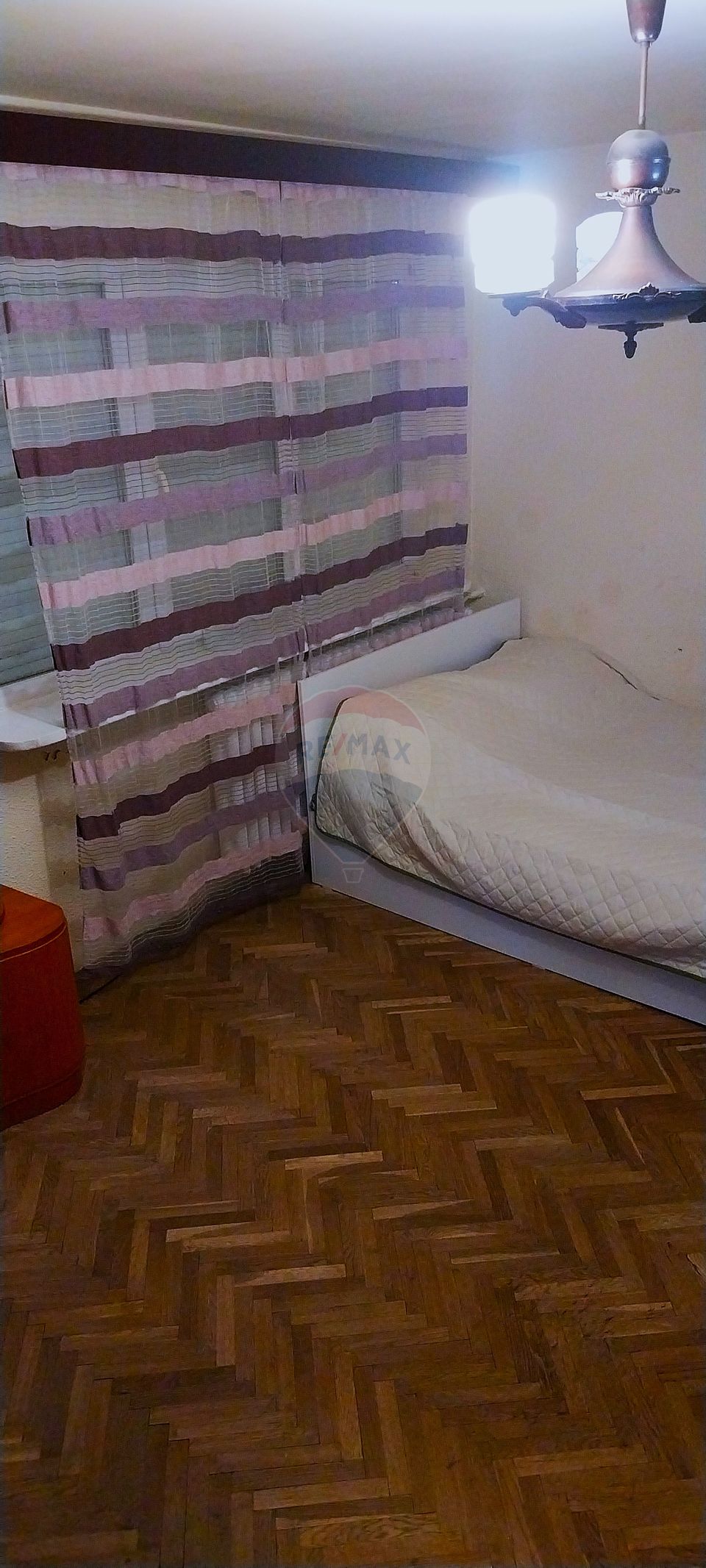 Apartament cu 2 camere de vânzare în zona 1 Mai Insula