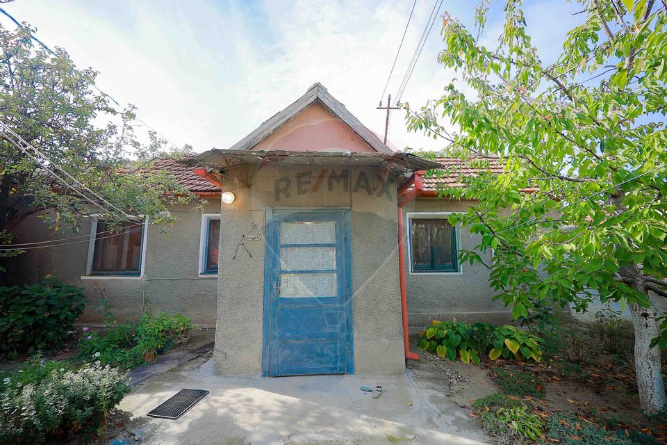Casă cu 2 camere de vânzare în zona Ioșia Strada Arțarilor