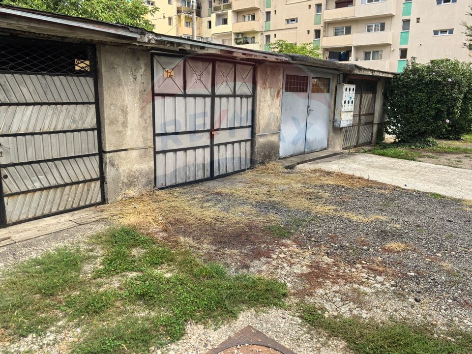 Prima închiriere - Apartament 3 camere  + garaj în zona Central