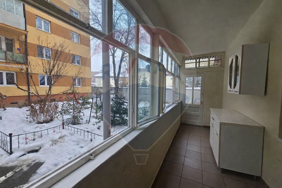 4 room Apartment for sale, Cetate area