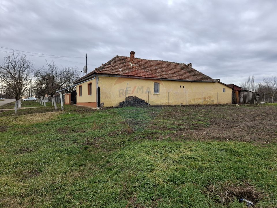 Land 1,241sqm Frumuseni / Strada FN