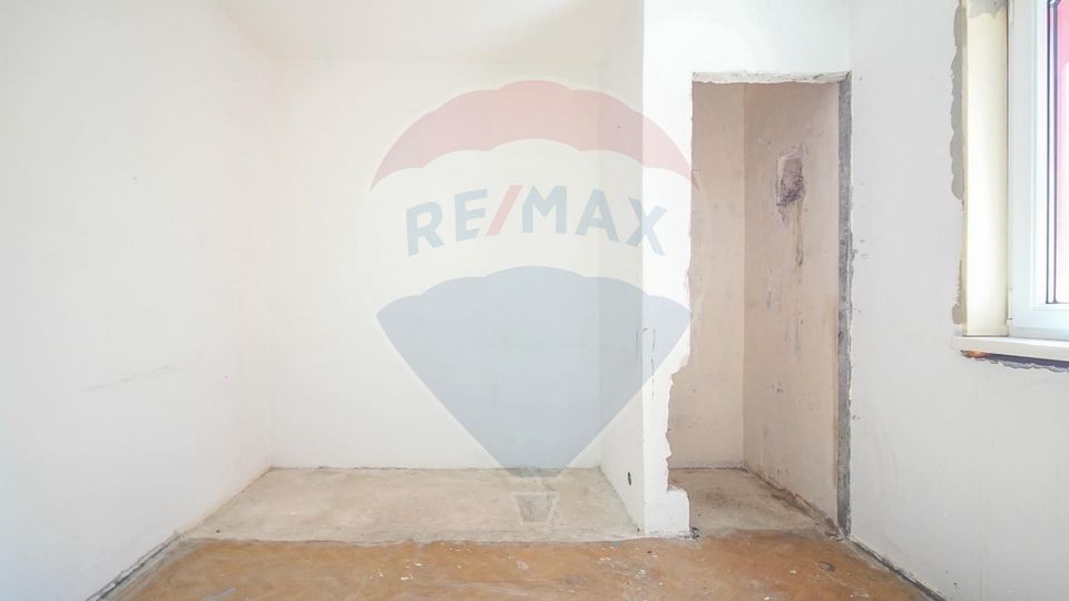 Apartament cu 2 camere de vanzare de renovat,  Bartolomeu