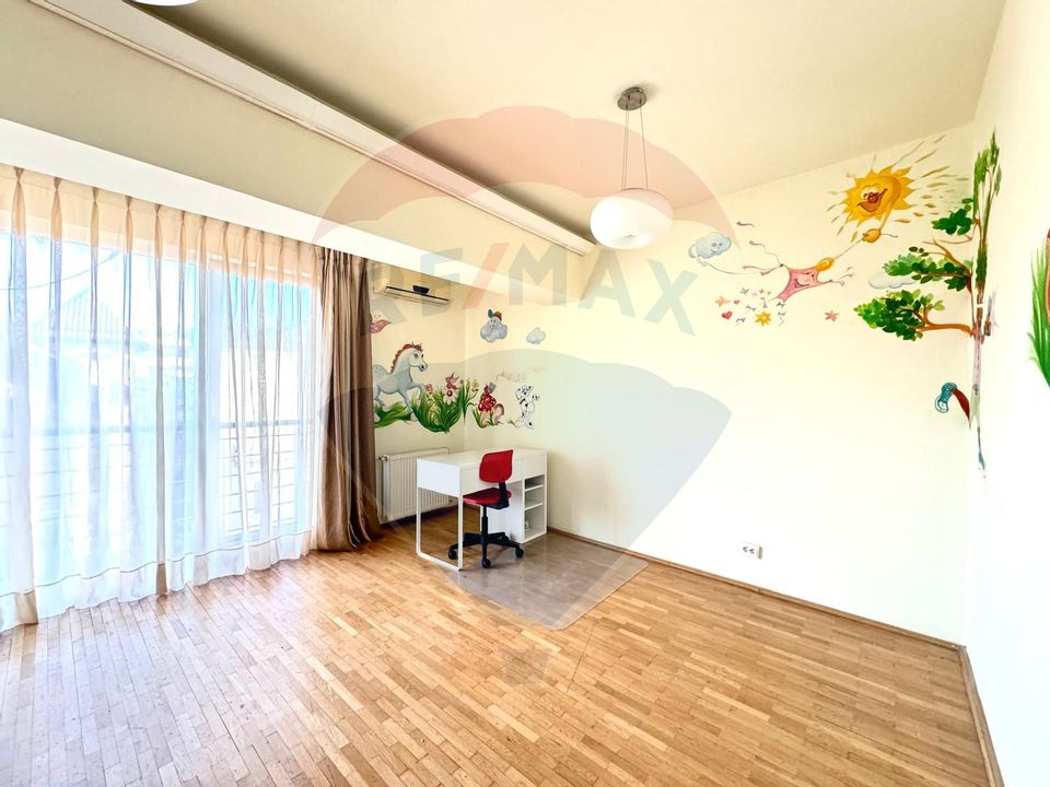 5 Room Apartment Carol Park Luxury Parking