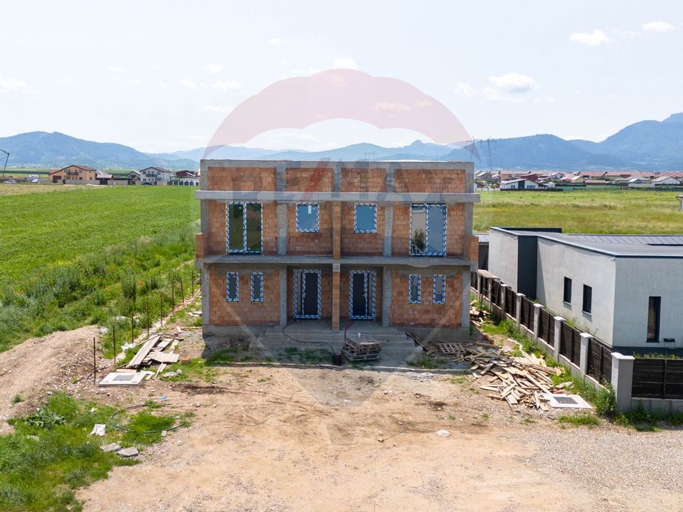 4 room House / Villa for sale