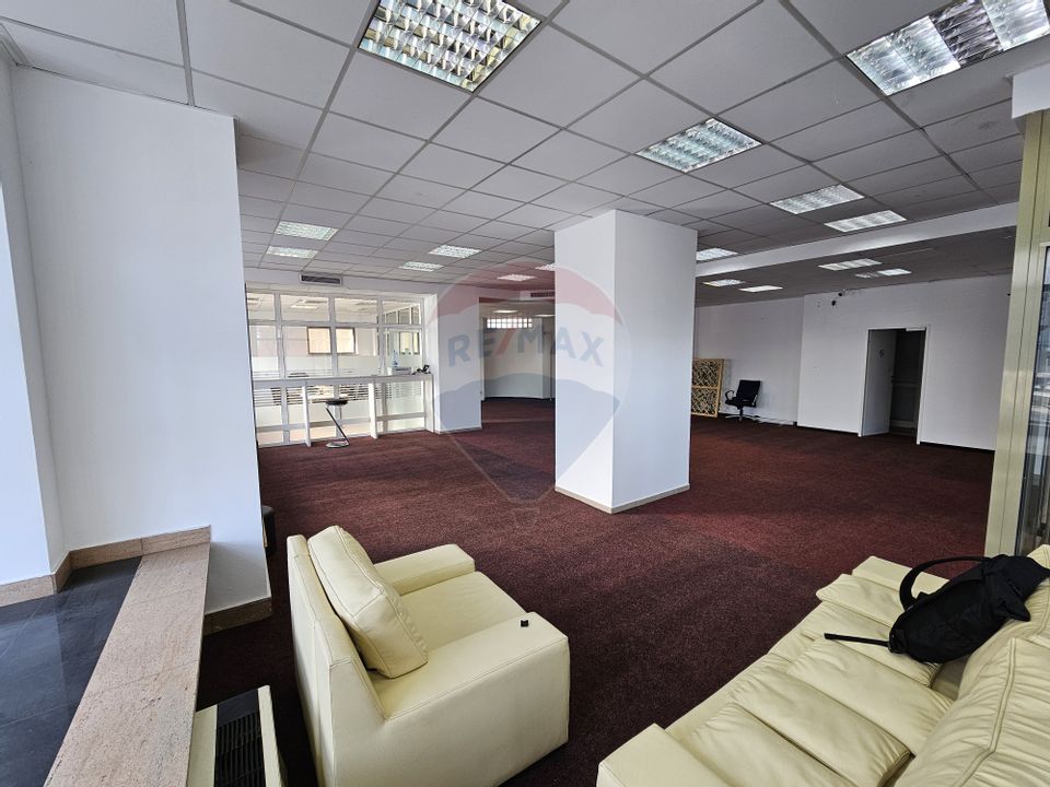 2,600sq.m Office Space for sale, Central area