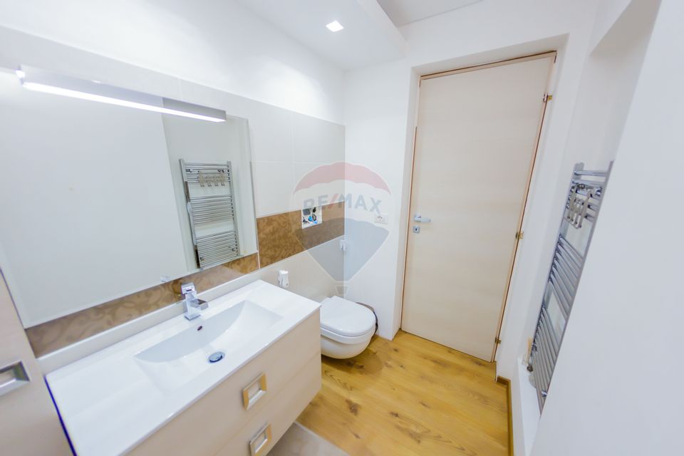 Apartament central modern mobilat si utilat DE VANZARE