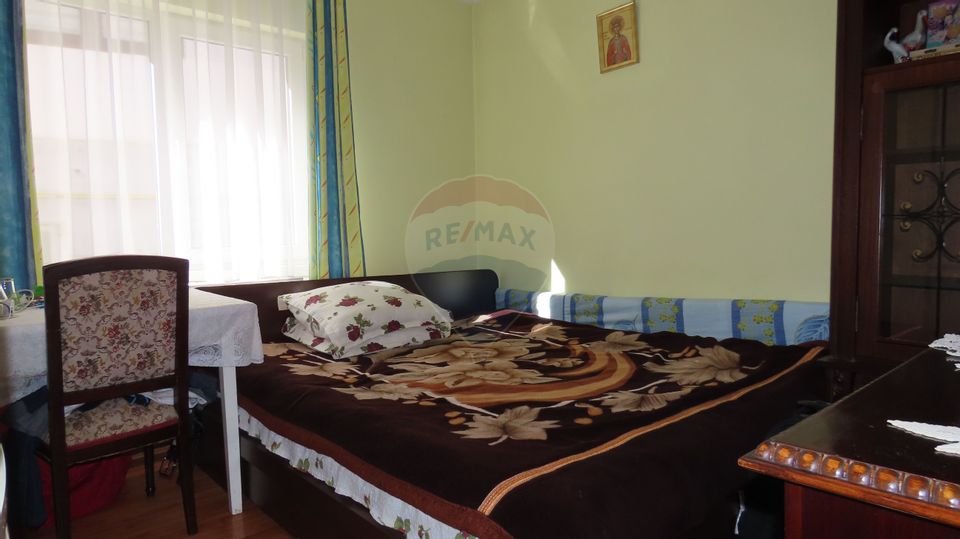 3 room House / Villa for sale, Telecabinei area