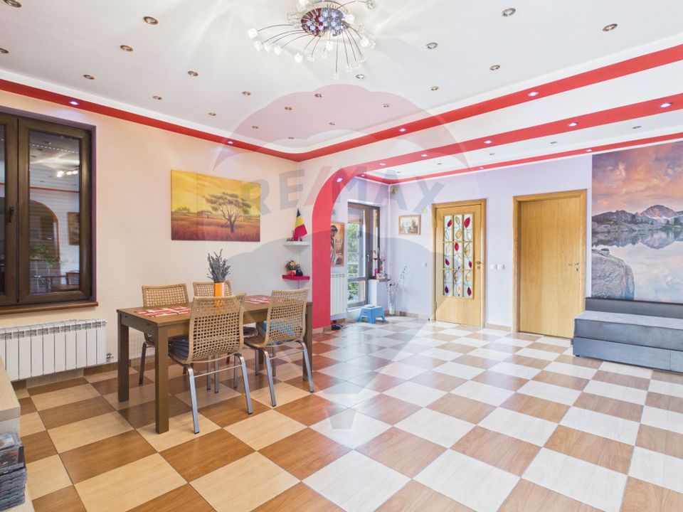 Casă / Vilă cu 6 camere de vânzare