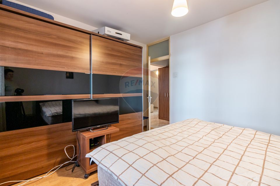Apartament cu 3 camere de vânzare în zona Nerva Traian / Vlad Dracul