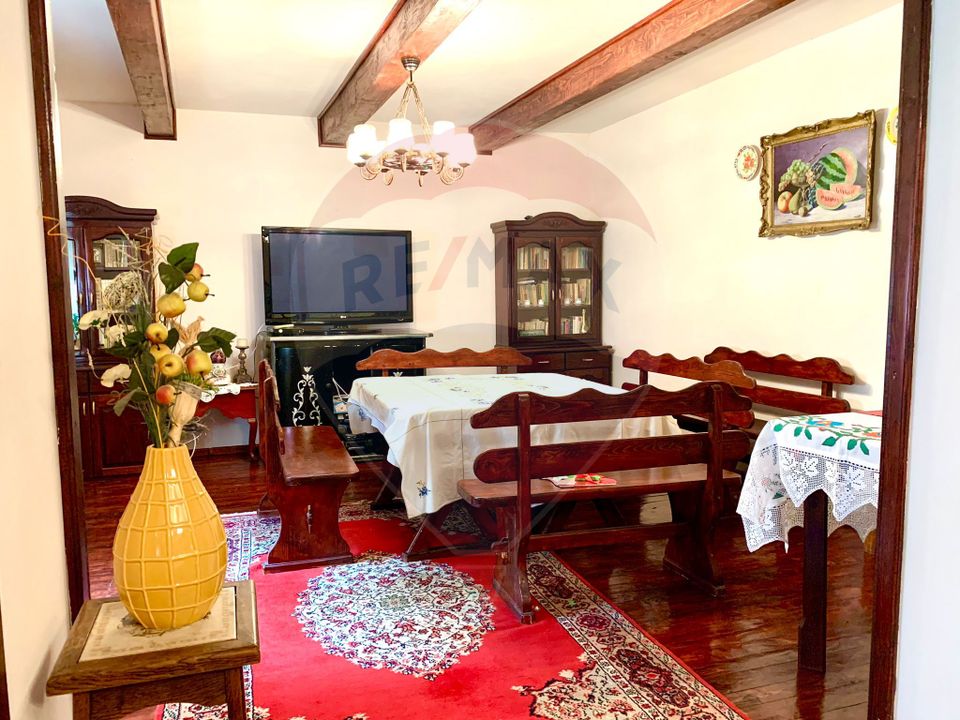 Pensiune cu 13 camere de vânzare in Bulz