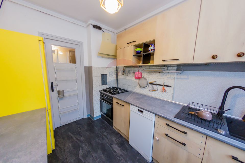 Apartament cu 3 camere devanzare Victor Babeș etaj 1