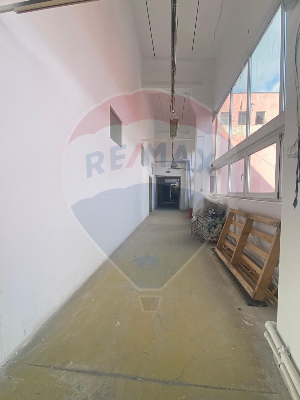 DE INCHIRIAT Spații comerciale intre 190-1500 mp în Sectorul 1