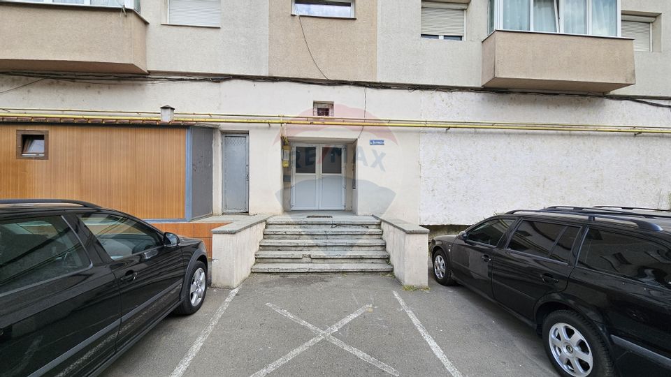 Apartament cu 4 camere confot 1 în zona Burdujeni-Suceava