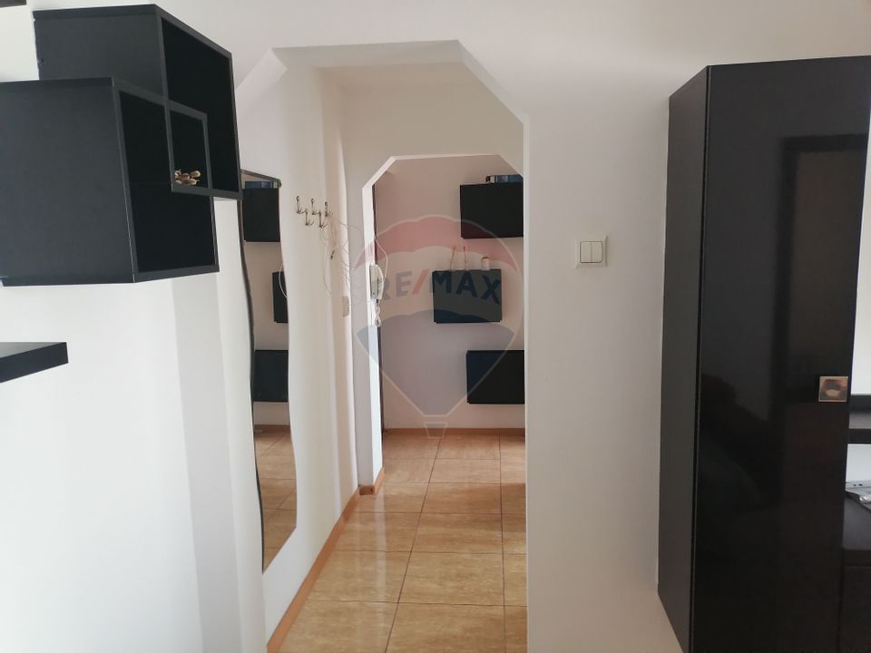 3 room Apartment for rent, Milcov area