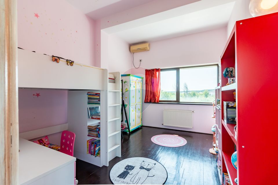 Villa for sale Laguna Albastra Corbeanca 5 rooms I 1000 sqm courtyard