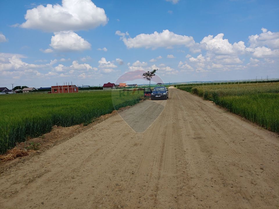 Teren intravilan 6,600mp Dumbraveni / Strada Principala spre Veresti