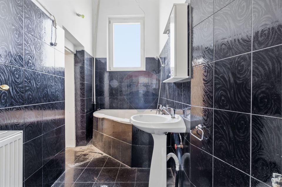 4 room Apartment for sale, Central area