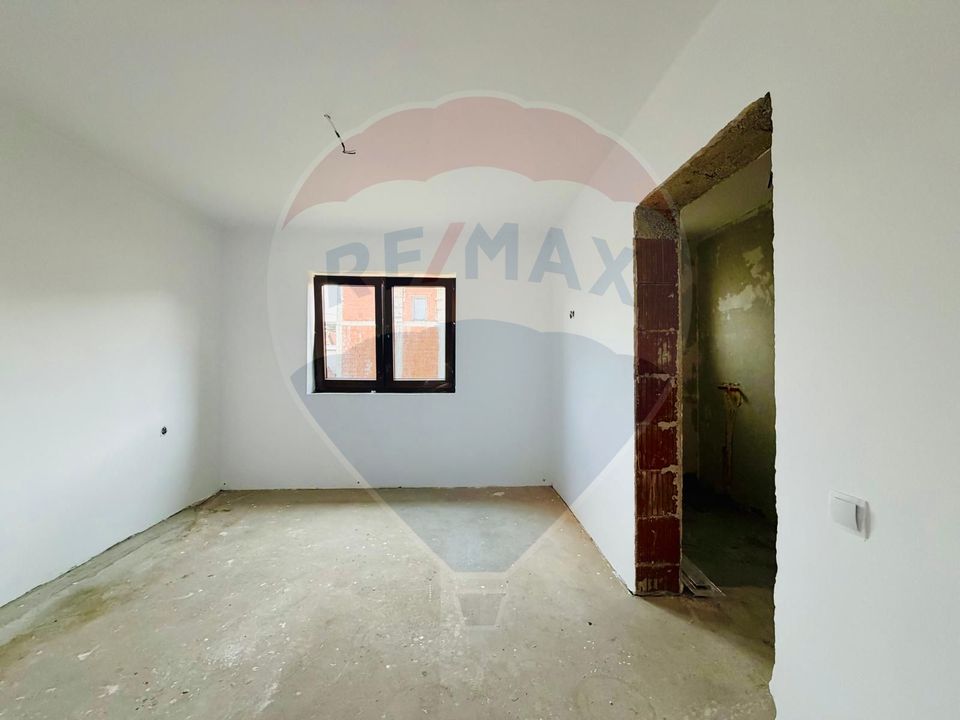 Casă / Vilă cu 4 camere de vânzare