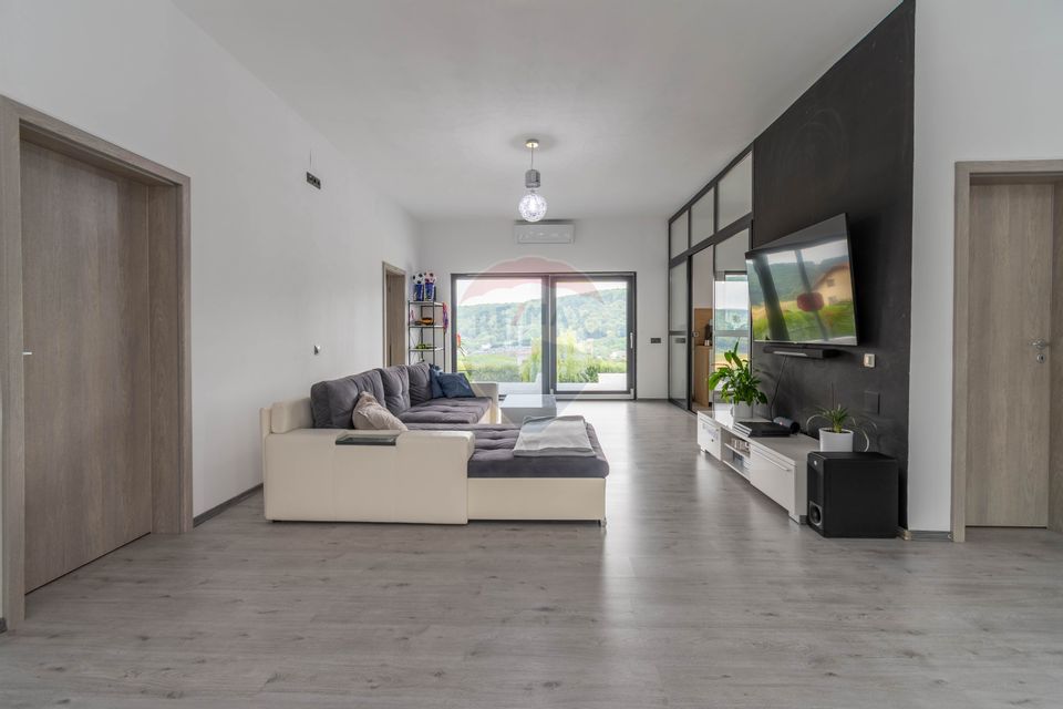 Detached House for Sale / 900 sqm Land, Popesti, Cluj