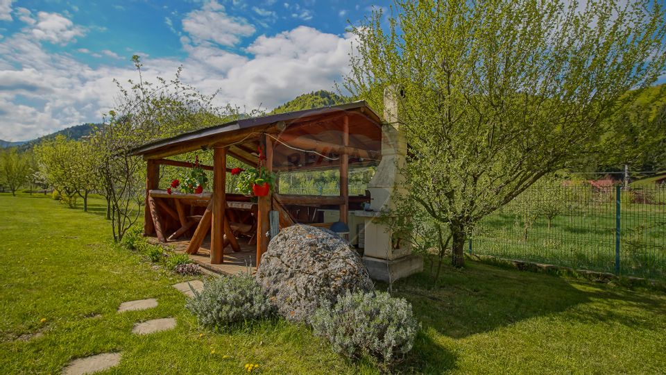 Vilă în zona Glăjărie, 10 camere, Sp + E + M, teren 2789 mp