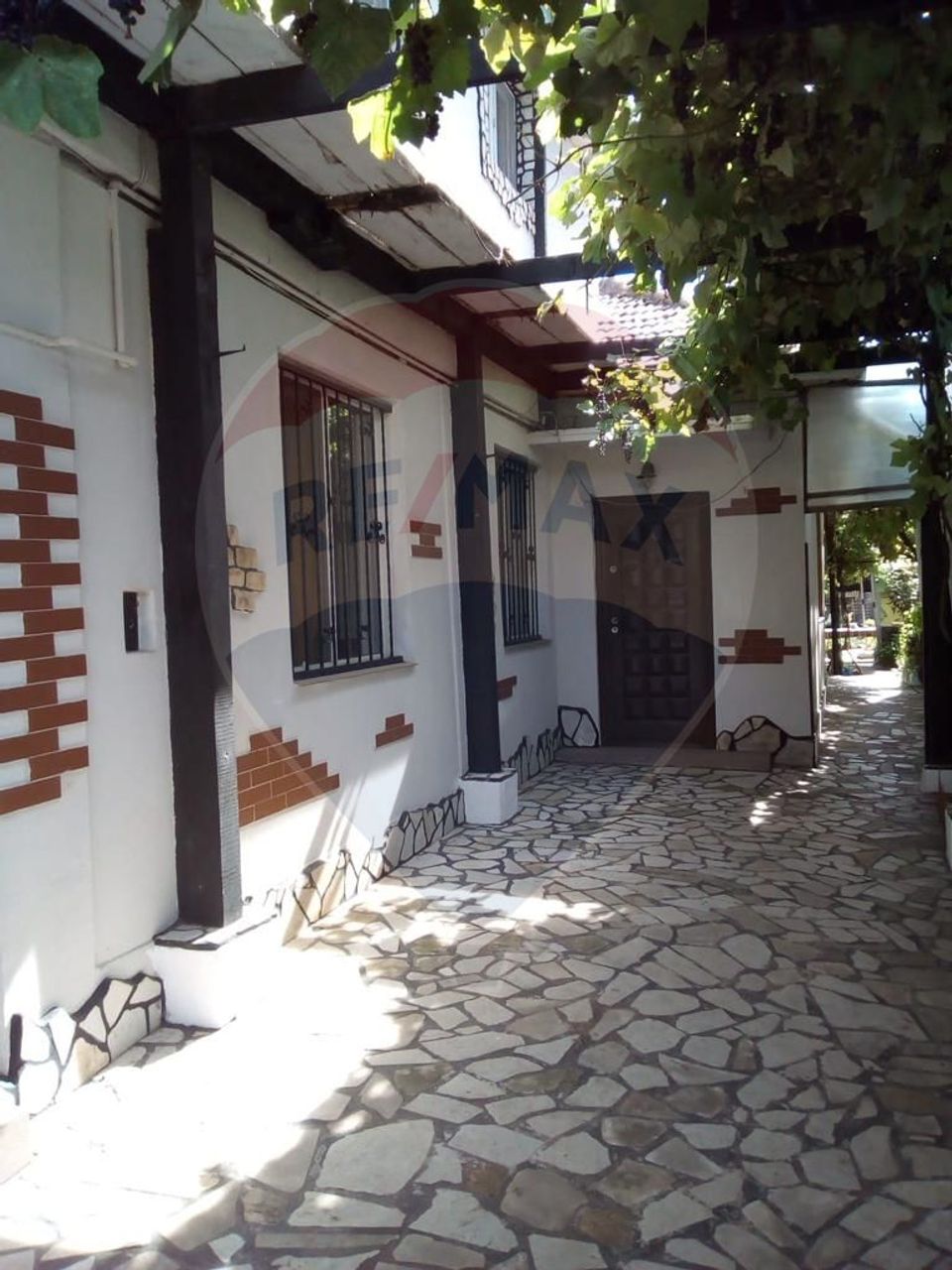 6 room House / Villa for sale, Sud area