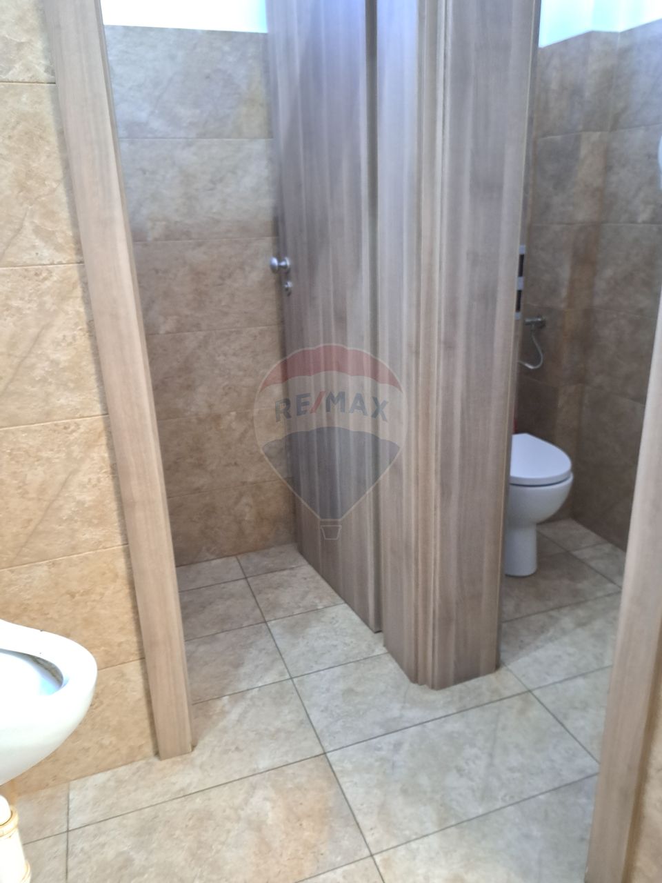 Spațiu de închiriat semicentral, 600 mp