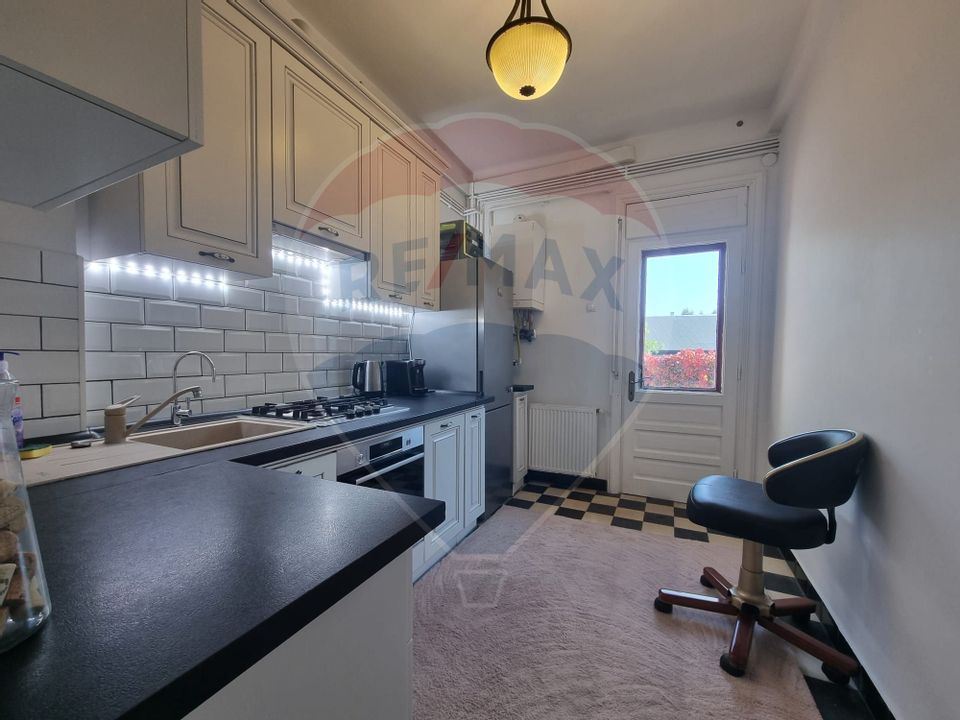 Apartament cu 6 camere de închiriat în zona Tomis Mall