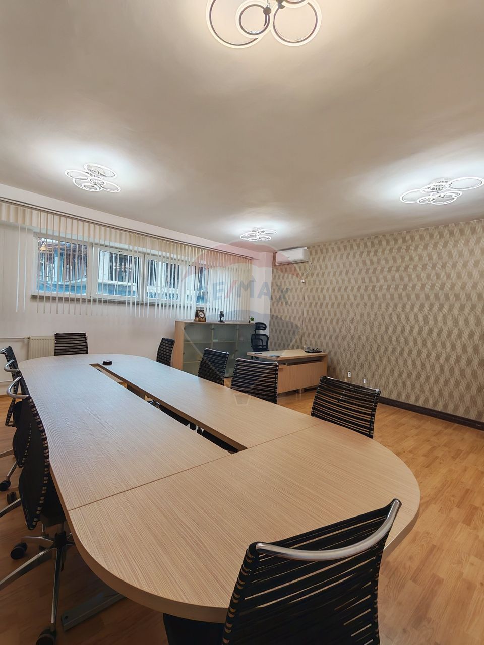 1,100sq.m Office Space for rent, Lapus area