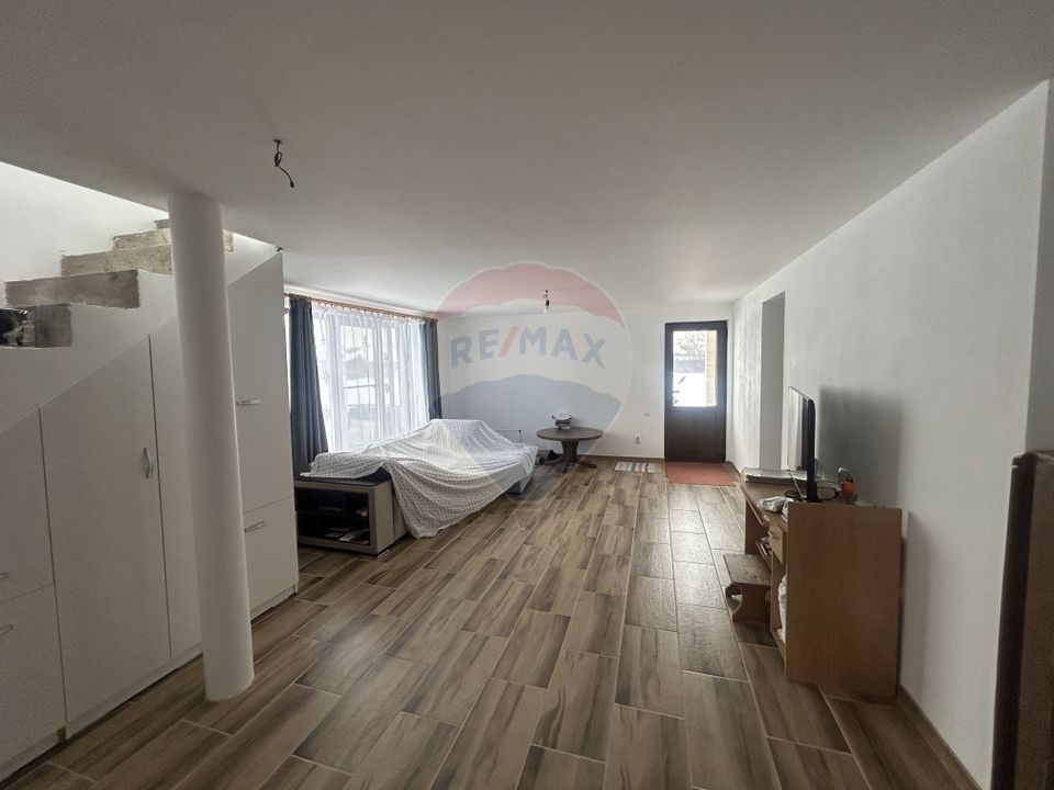 Casă nouă de vânzare 220 mp 13 ari teren SATULUNG 15KM de BAIA MARE