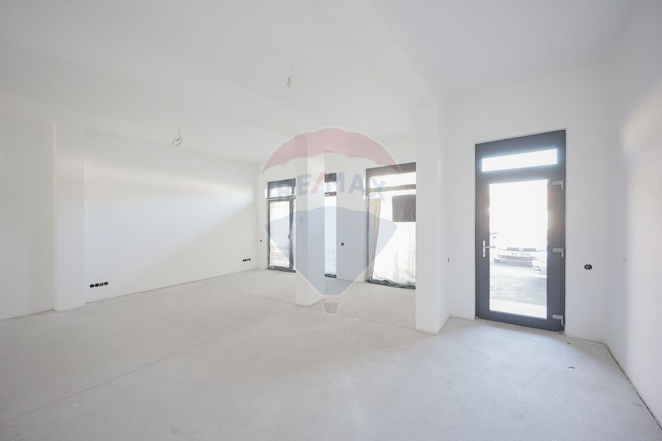 90sq.m Commercial Space for sale, Central area