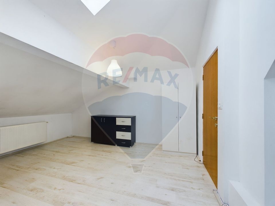 Apartament cu 3 camere de vânzare în zona Giulesti