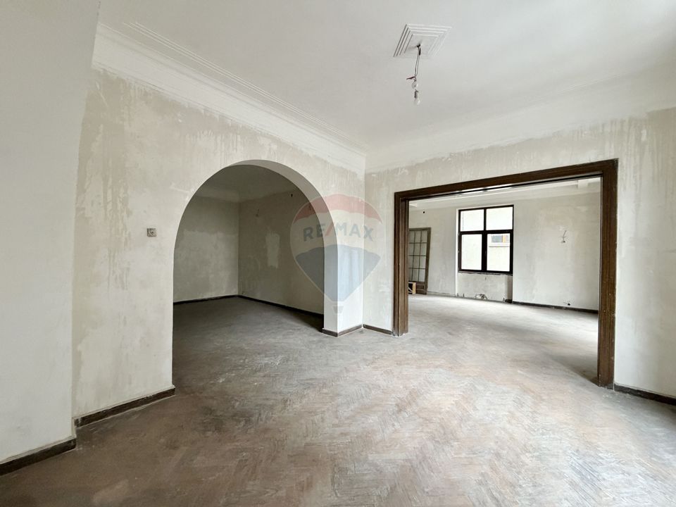 Un apartament cu poveste, în inima Bucureștiului interbelic