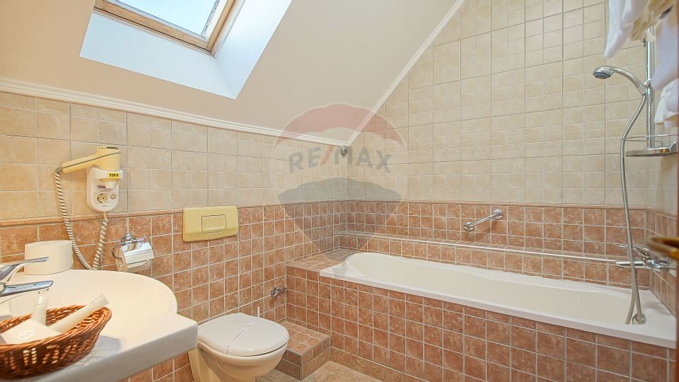 HOTEL,PISCINA SI CORT DE EVENIMENTE | 18080 MP TEREN | GRIVITEI BRASOV