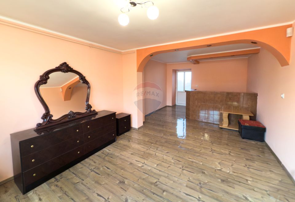 8 room House / Villa for sale, Central area