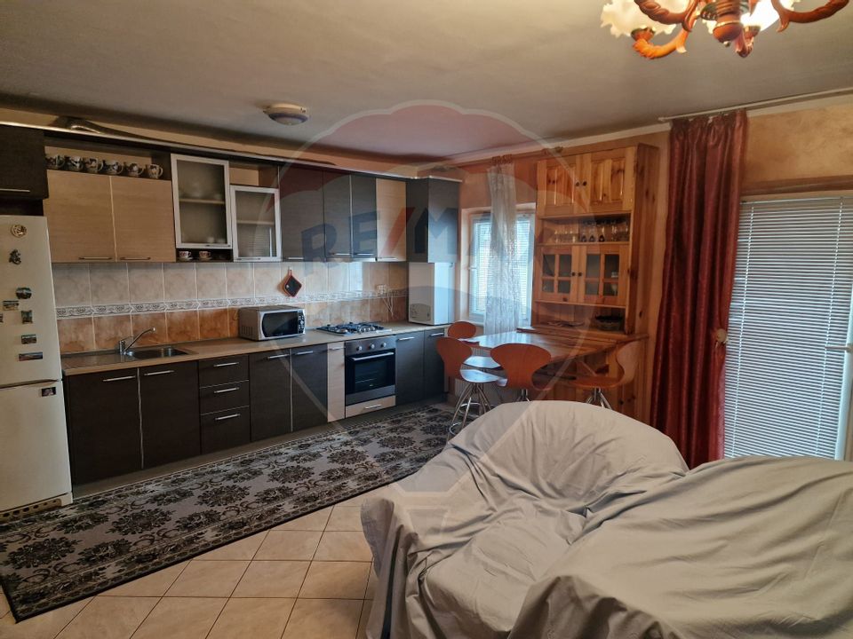 Apartament cu 3 camere de vânzare în zona Stefan cel Mare