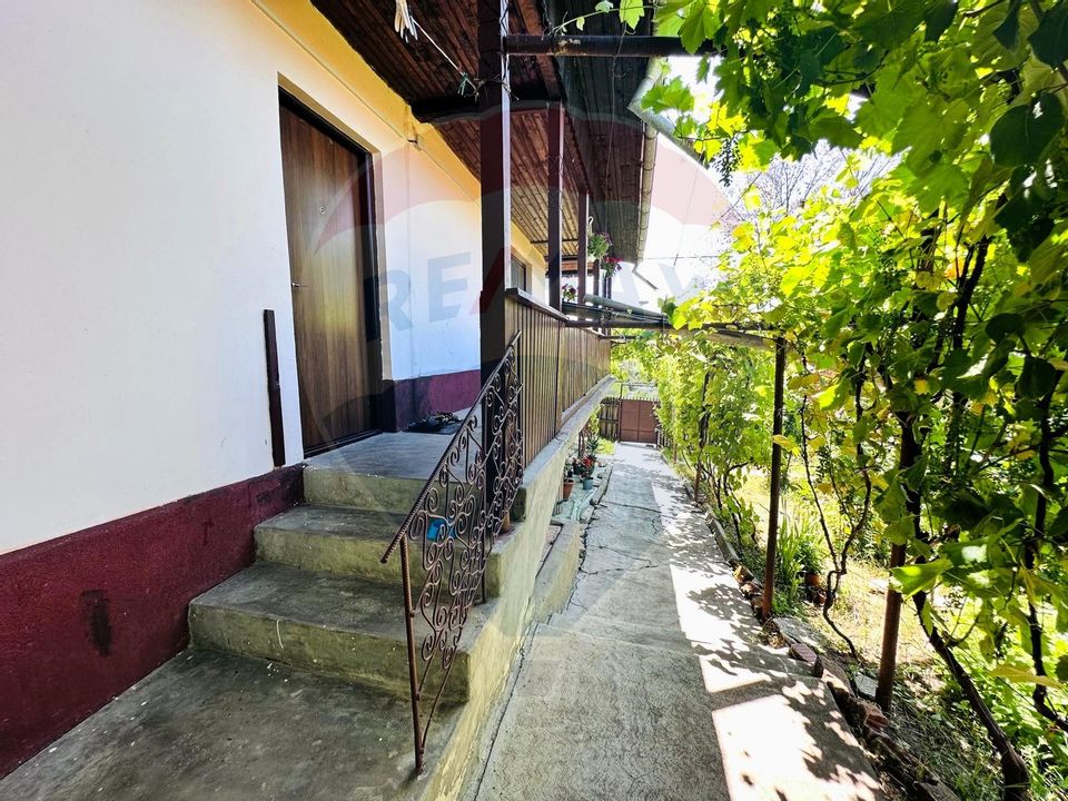 Casa cu Toate Utilitatile,Vedere Panoramica,Livada-Stefanesti, Arges