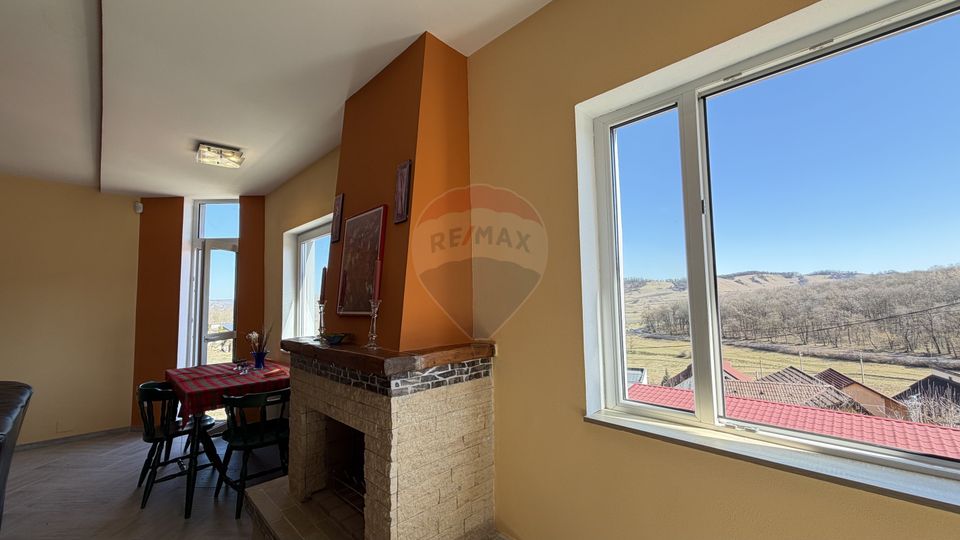 Casă cu vedere spectaculoasă - pentru locuit sau investiție turistică