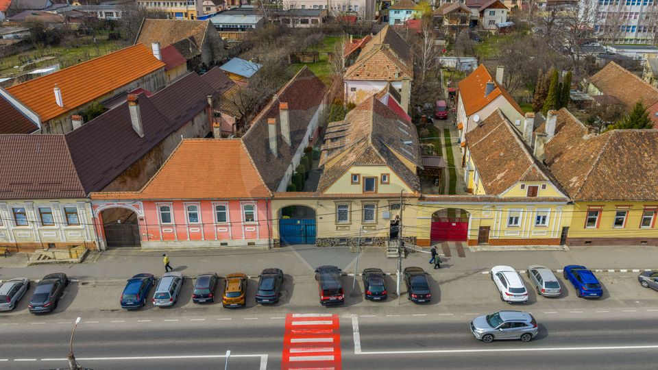 Apartament 7 camere ULTRACENTRAL in casa- Codlea!