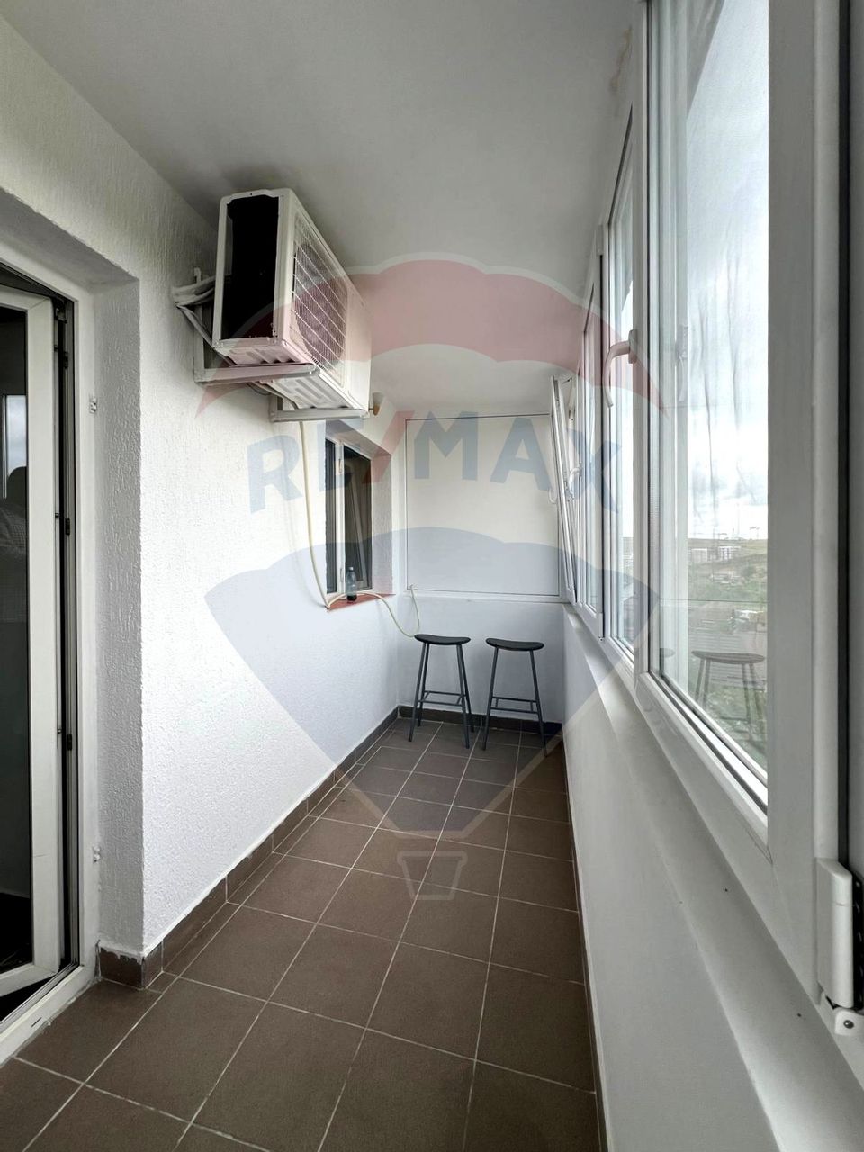 Apartament cu două camere, Apahida