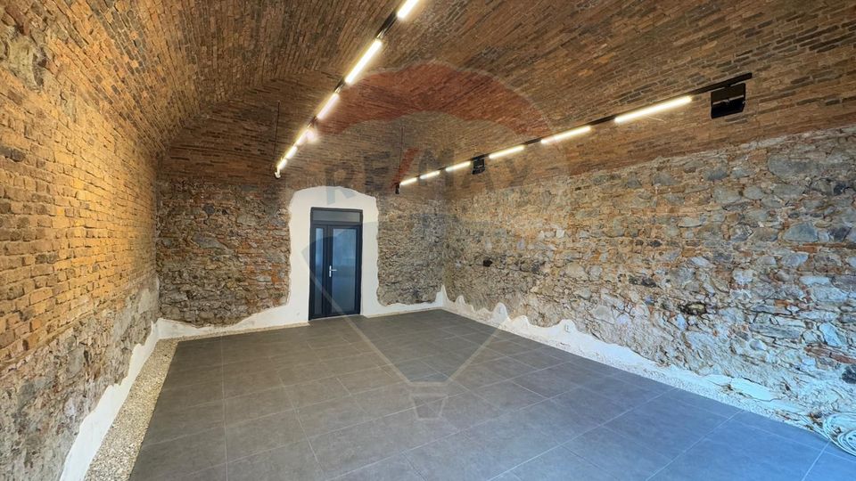 De închiriat Spațiu Comercial în Baia Sprie