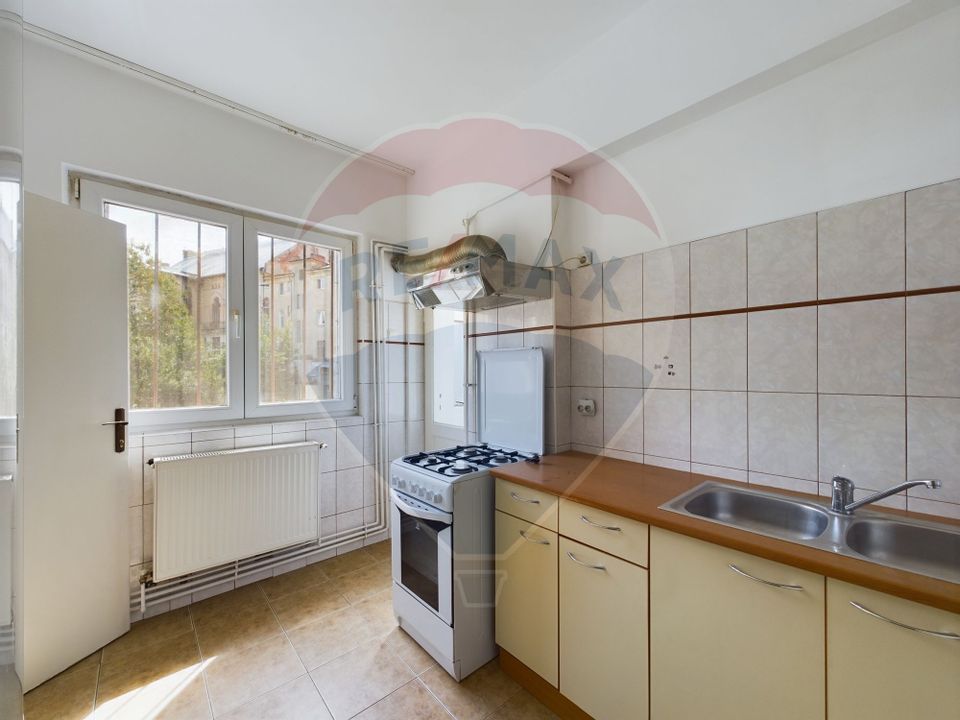 Apartament cu 3 camere zona Cismigiu