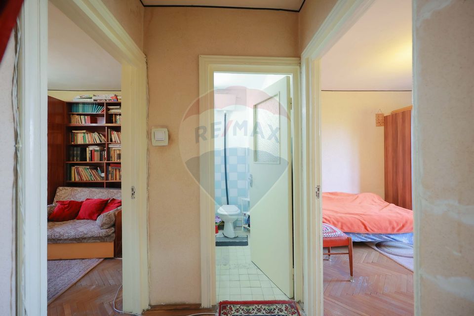 Apartament cu 4 camere de vânzare în zona Dacia