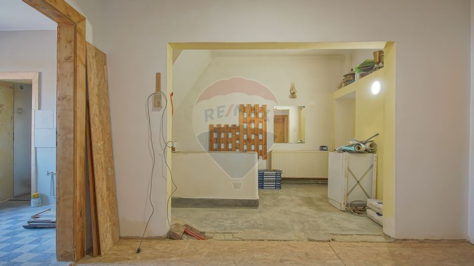 Apartament cu 3 camere de vânzare în zona Brasovul Vechi