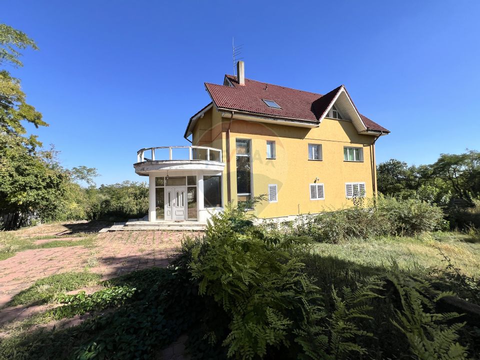 Casă cu potențial imens în Sat Lilieci, pe Aleea Florilor – lângă râul