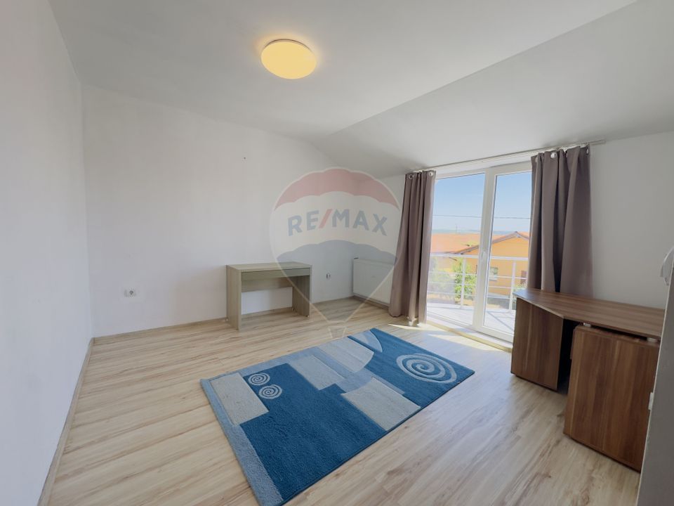 Casă cu 5 camere de vânzare Cartier Orizont 2 Paleu zona Metropolitana