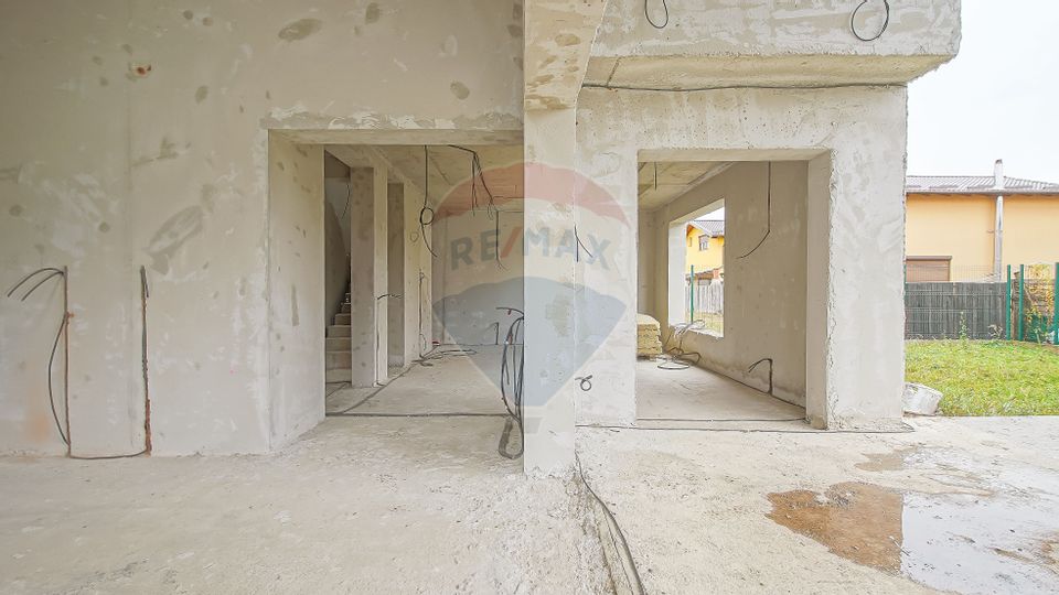 Casă spațioasă la gri, 4 camere, 3 băi, teren 500 mp – zona Bartolomeu