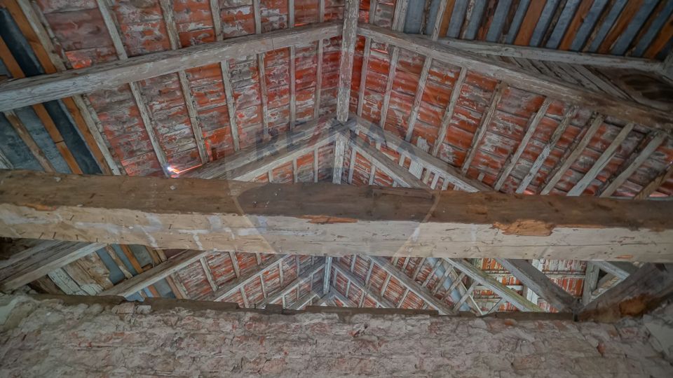 OFERTĂ REZERVATĂ! Casă renovabilă în Schei